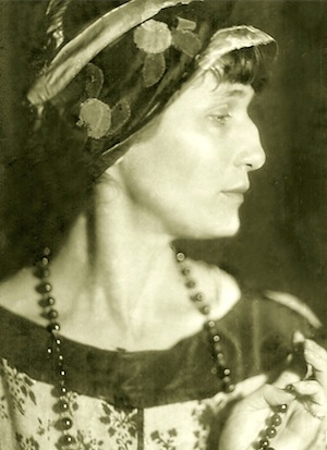 Анна Ахматова. 1921 г. Фото М.С. Наппельбаума